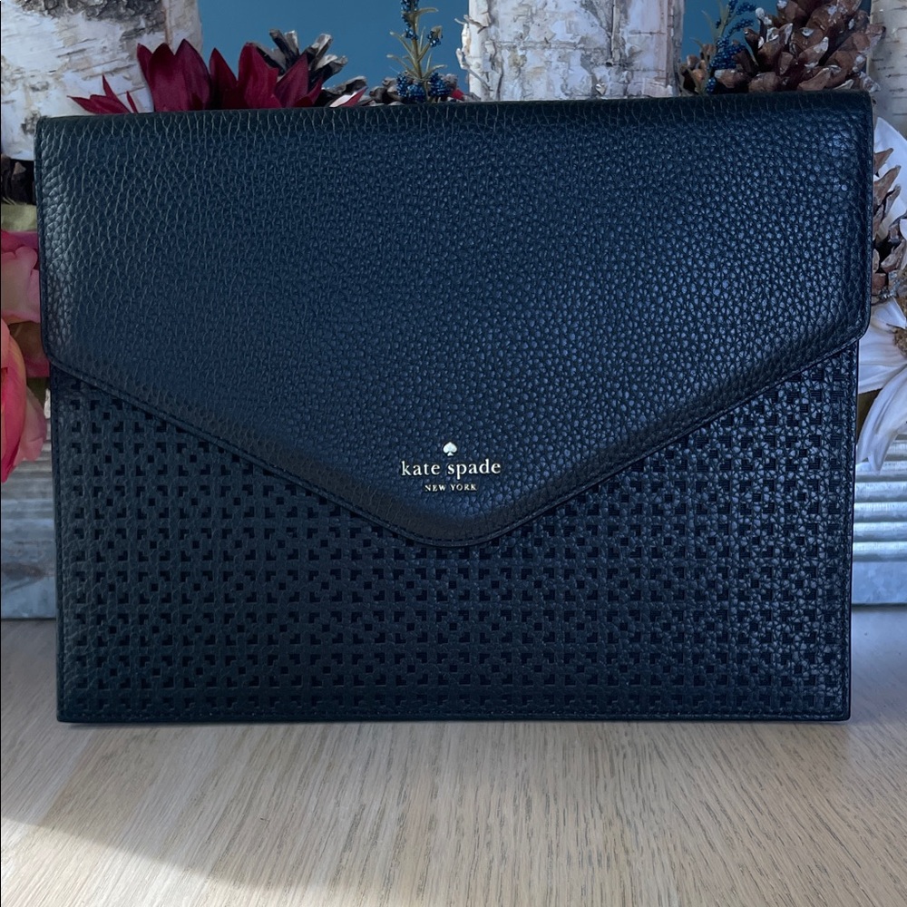 💙 Kate Spade New York clutch